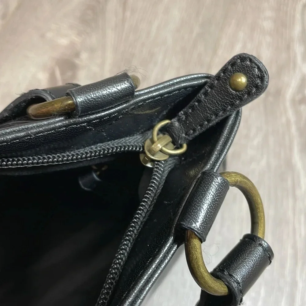 Liz Claiborne Shoulder Bag Purse Faux Leather Black
